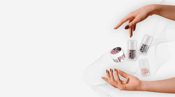 smalto semipermanente e gel per ricostruzione unghie